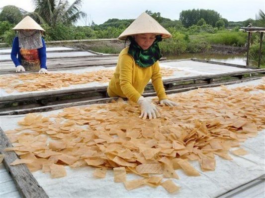 Bánh phồng tôm Kim Tuyền.